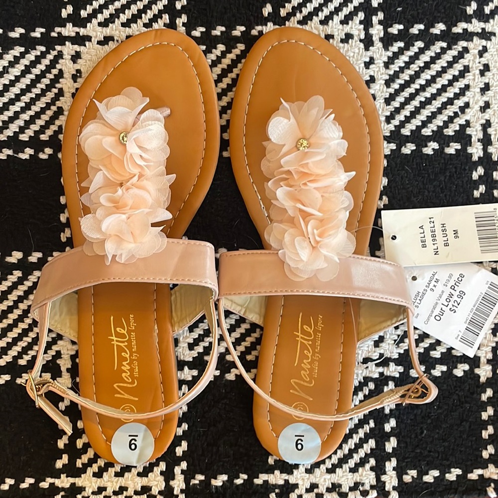 Nanette Lenore pink floral sandals size 9